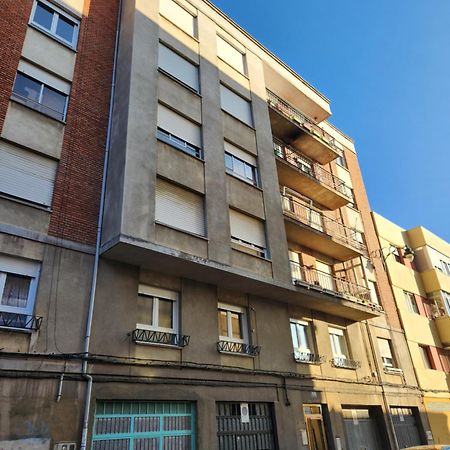 Moderno Apartamento Cerca Del Centro En León Exteriör bild