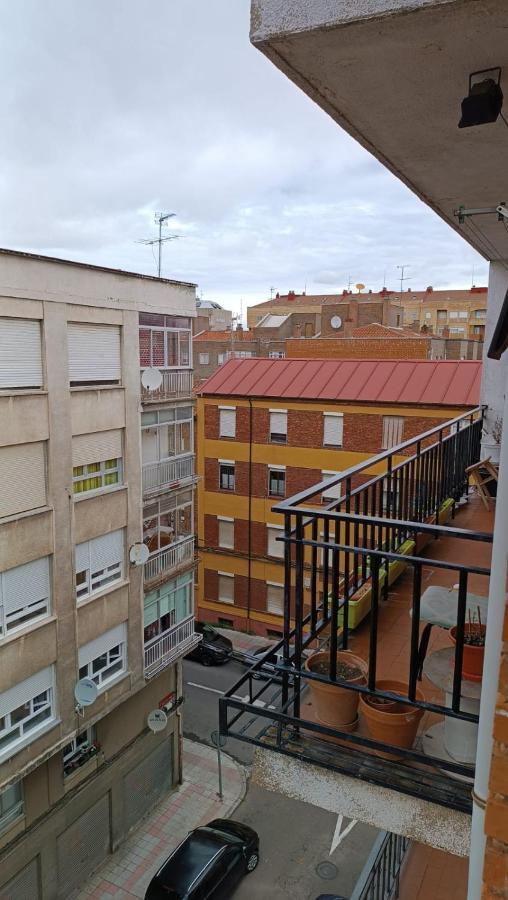 Moderno Apartamento Cerca Del Centro En León Exteriör bild